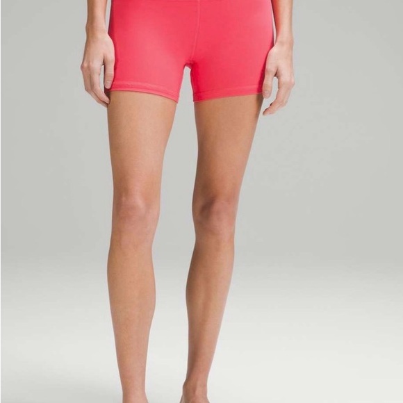 Lululemon Align High Rise Shorts 4” in Lip Gloss - Picture 2 of 8